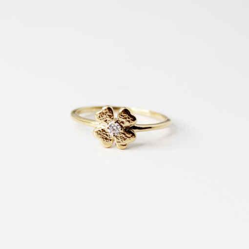Fingerring Kleeblatt mit Stein
