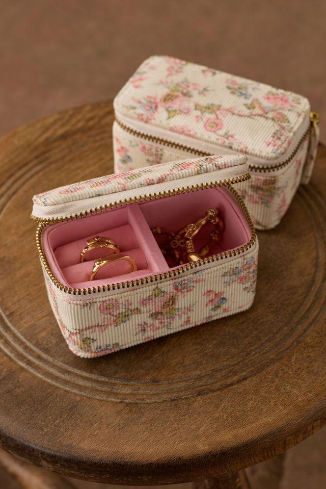 Jewelry Box Soumaya cream carnation
