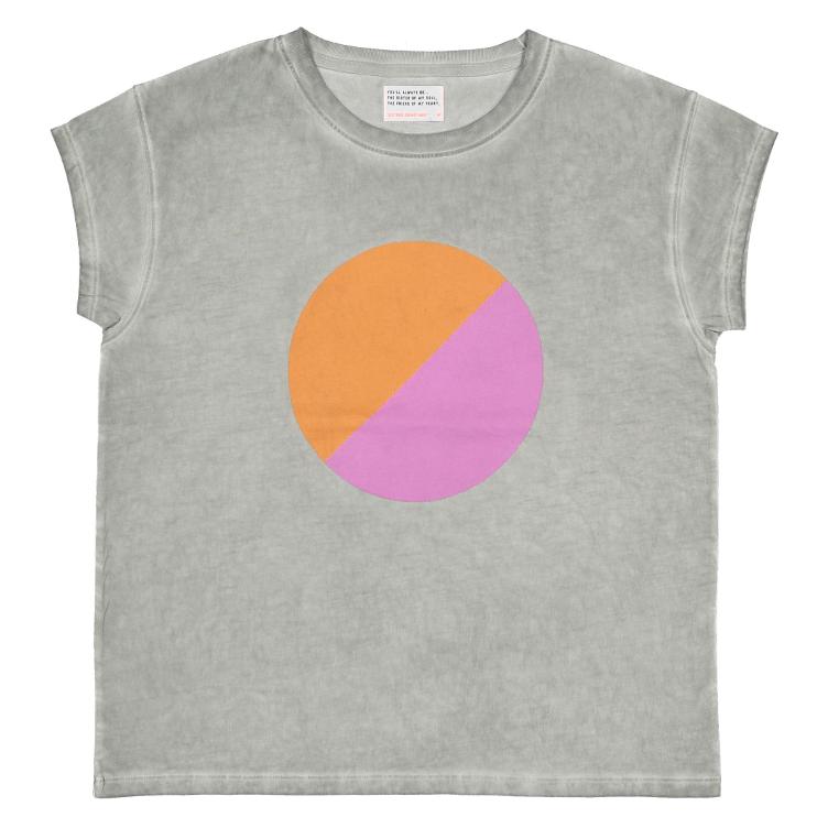 washed grey T shirt shorter sleeve